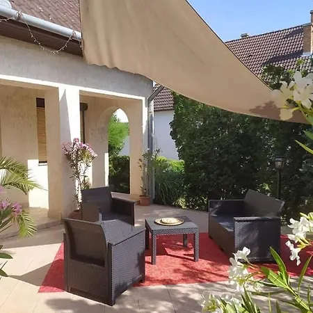 Gyorgyi Vendeghaz Feriehus Balatonlelle
